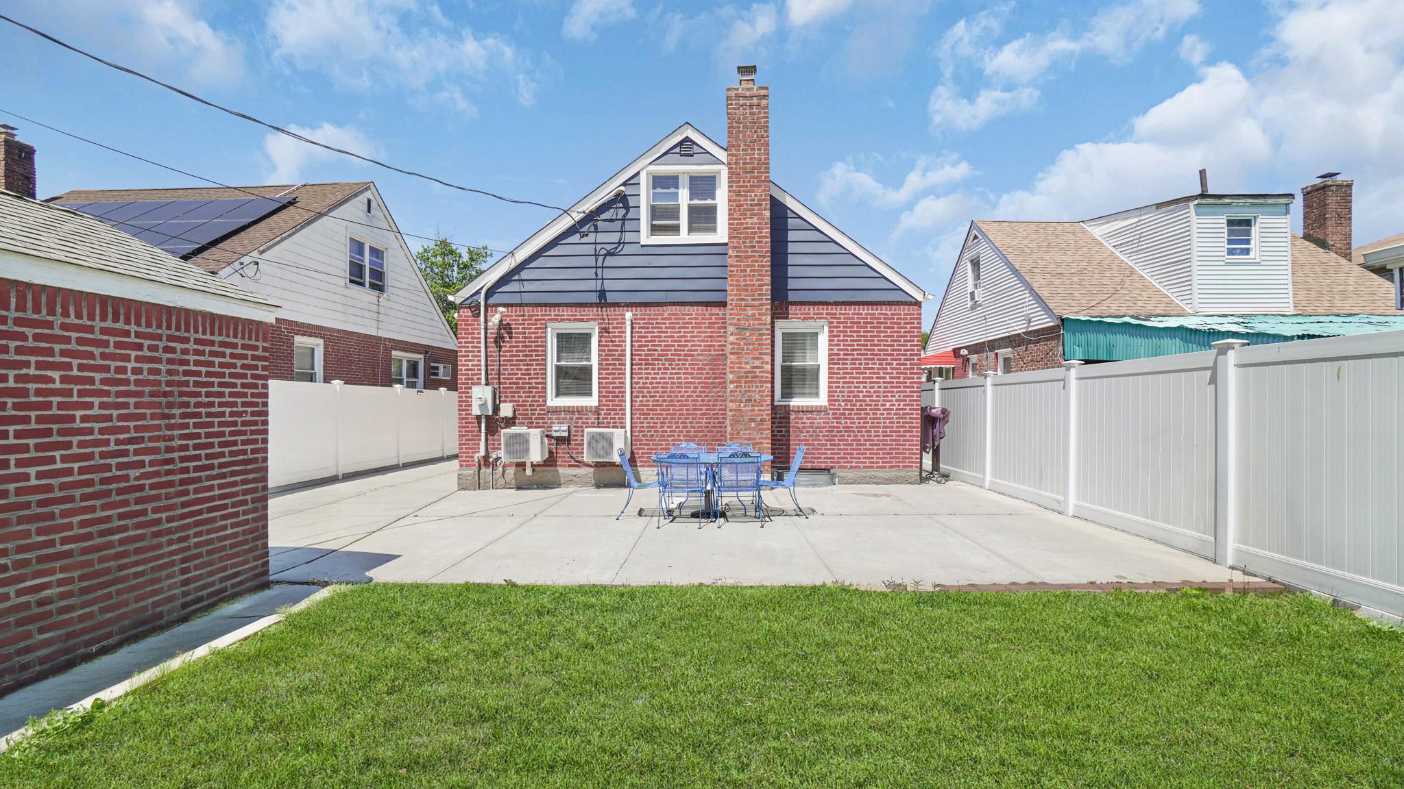 74 Locustwood Boulevard, Elmont, New York image 27
