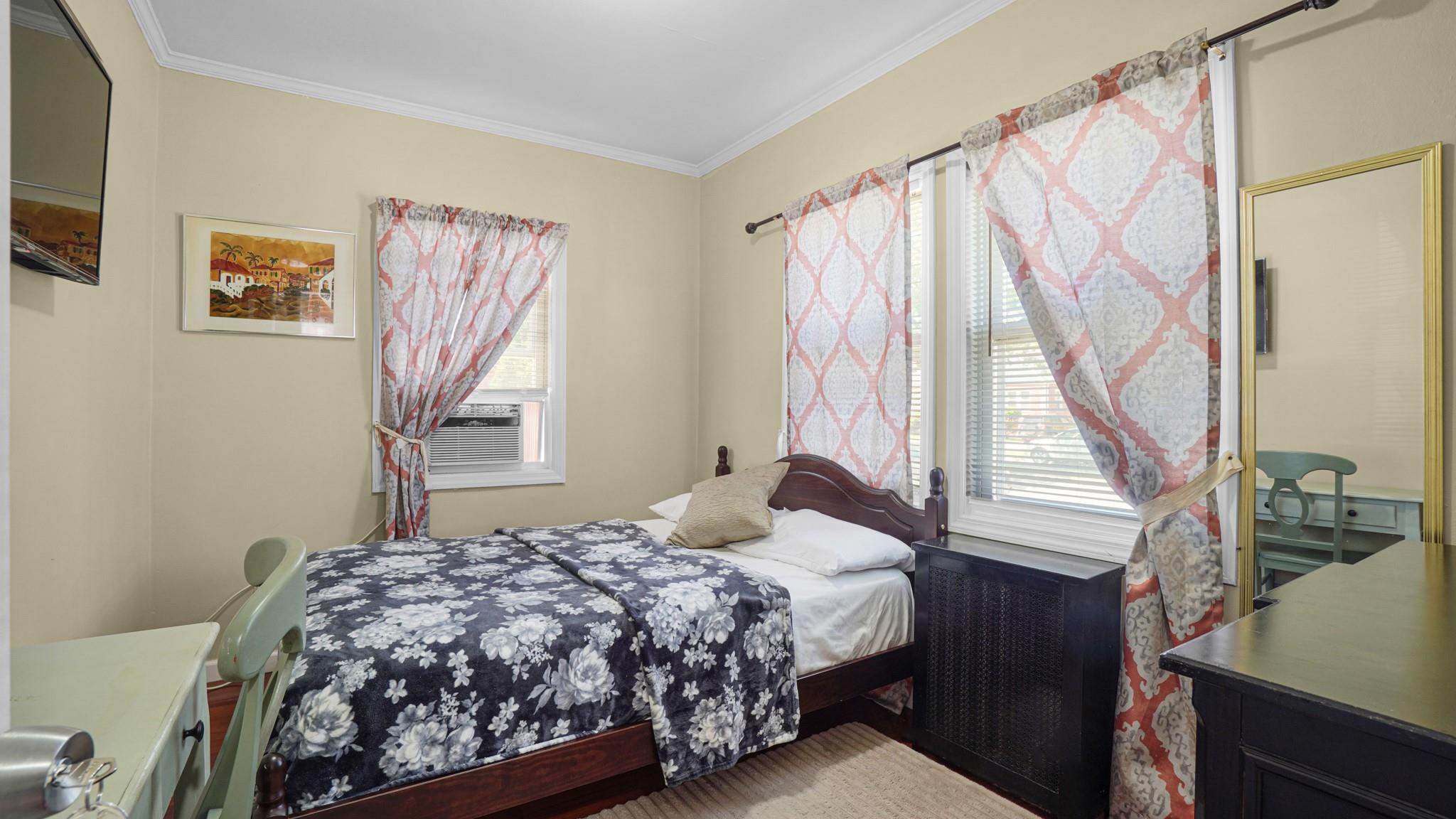 74 Locustwood Boulevard, Elmont, New York image 10