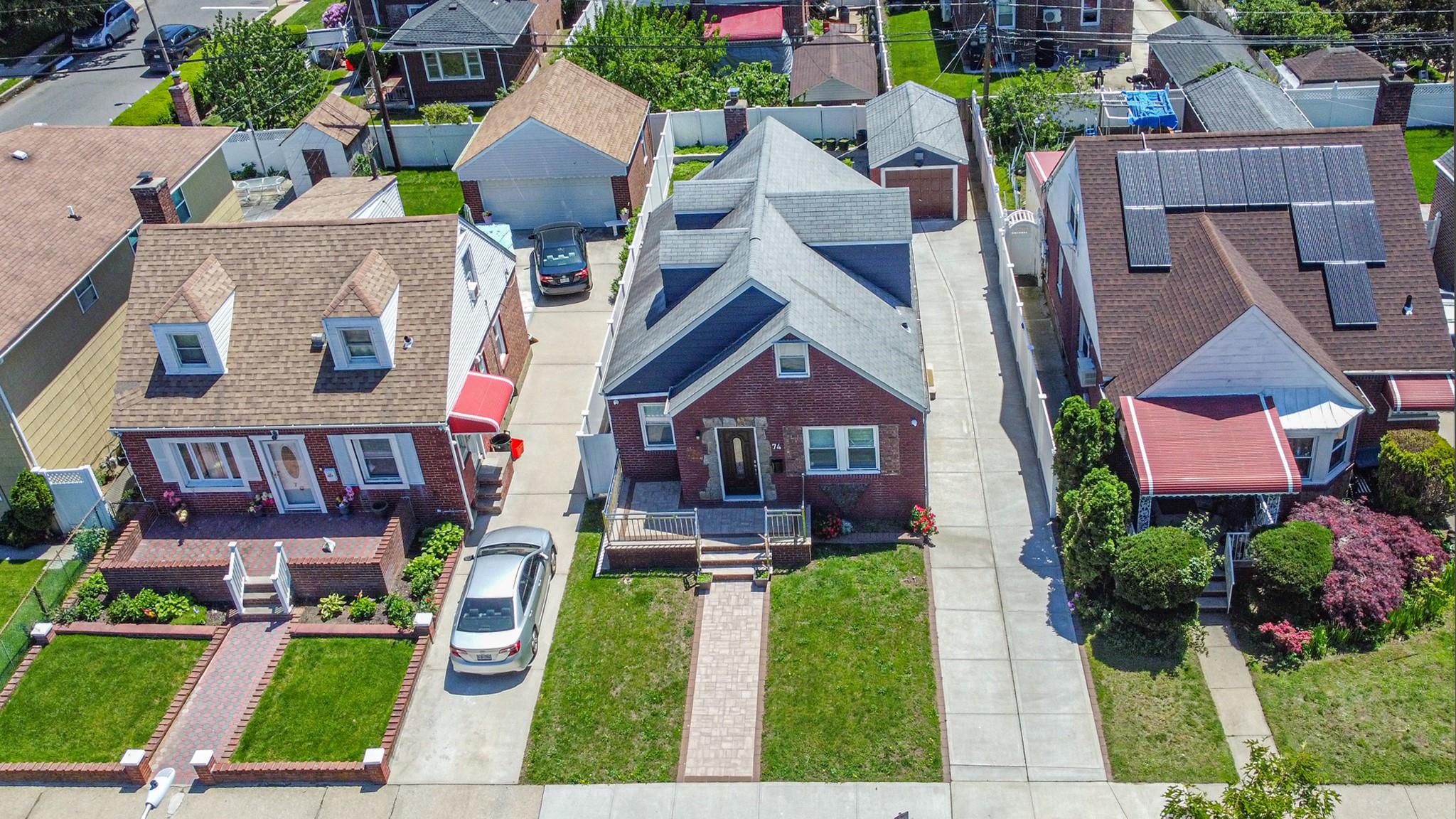 74 Locustwood Boulevard, Elmont, New York image 28
