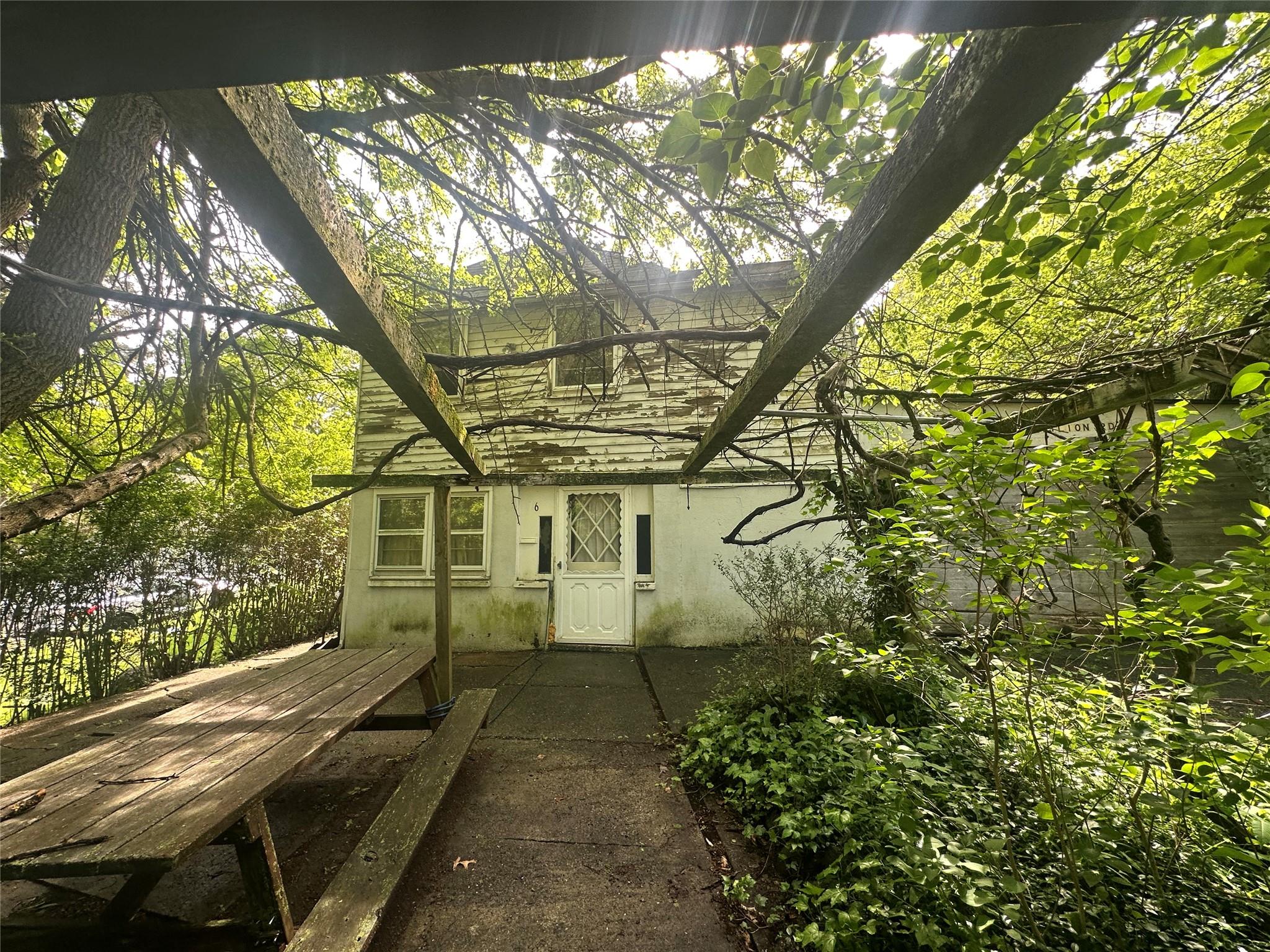 6 Pavillion Road, Suffern, New York image 1