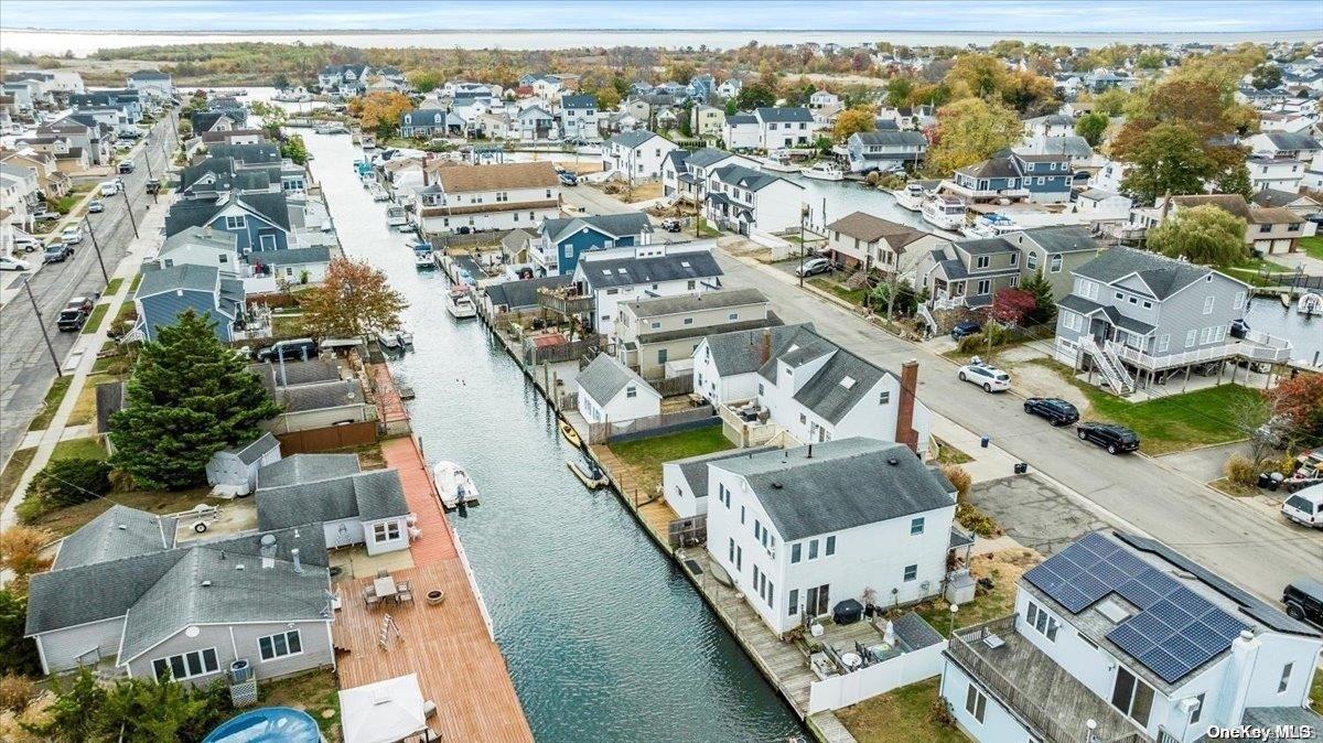718 S 9th Street, Lindenhurst, New York image 22