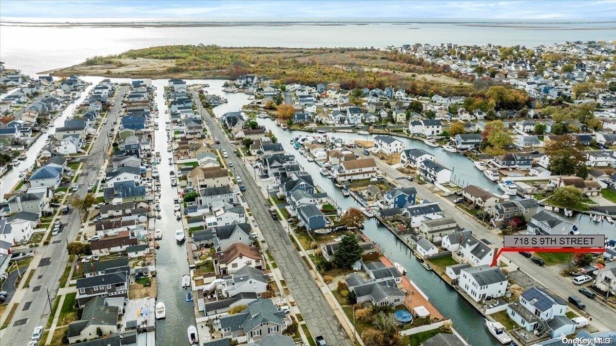 718 S 9th Street, Lindenhurst, New York image 21