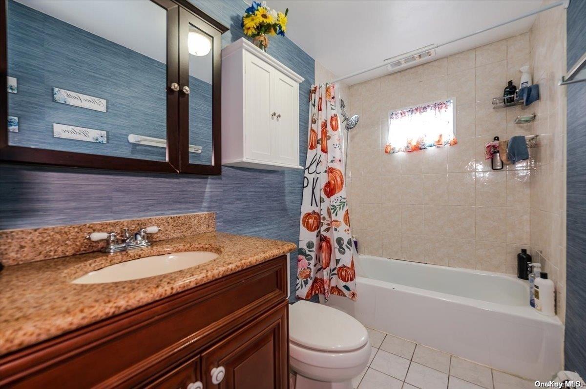 718 S 9th Street, Lindenhurst, New York image 17