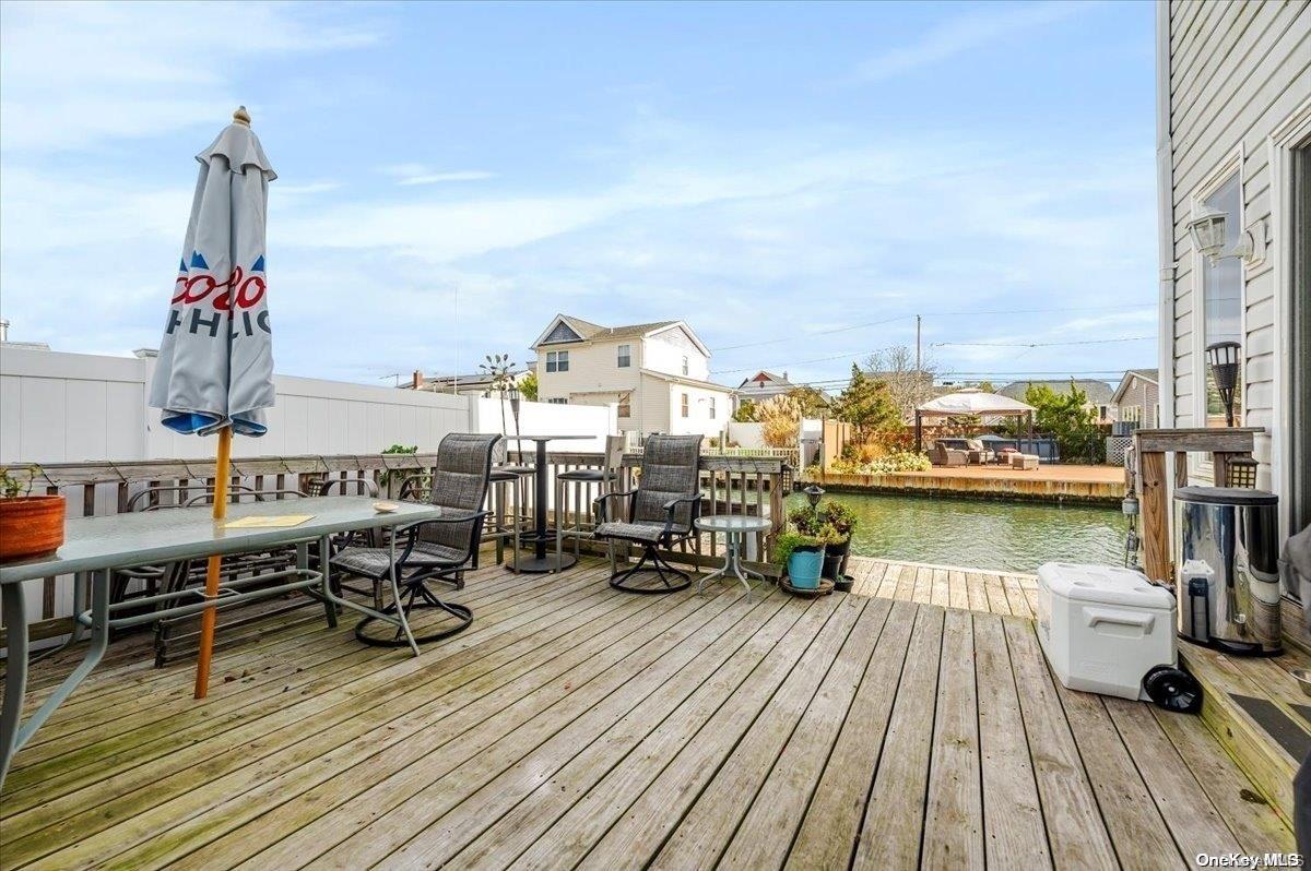 718 S 9th Street, Lindenhurst, New York image 18