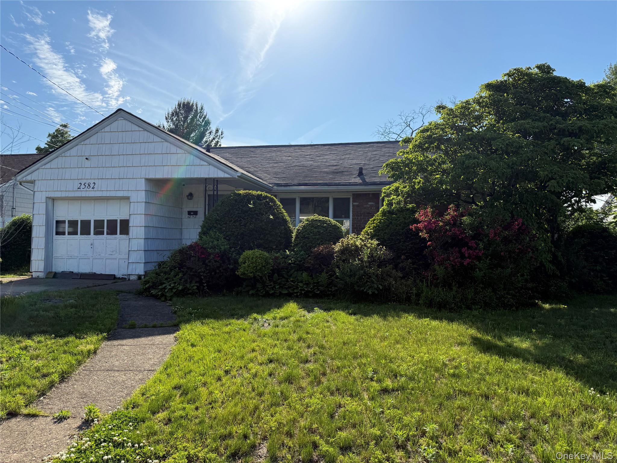 2582 Oceanside Road