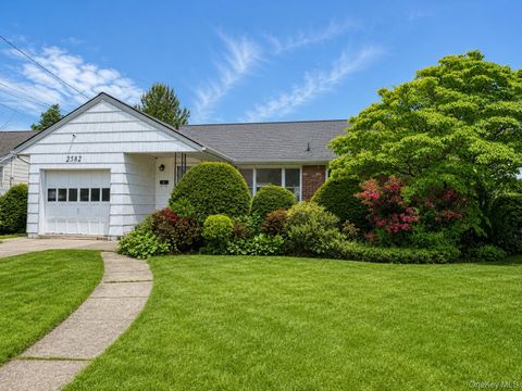 Homes For Sale - 2582 Oceanside Road<br/> Oceanside, NY 11572