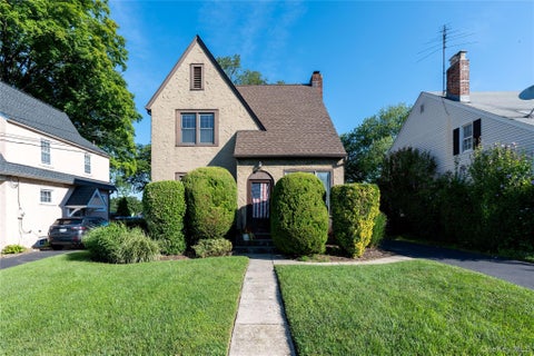 Homes For Sale - 136 Grant Avenue<br/> White Plains, NY 10604