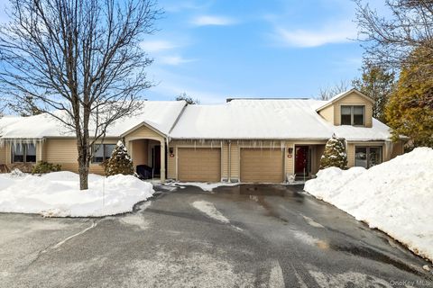Condo For Sale - 882 Heritage Hills #D<br/> Somers, NY 10589