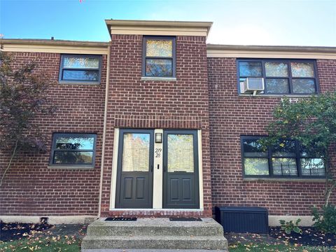 Photo of 219-28 75 Avenue #247B1, Oakland Gardens, NY 11364 (MLS # 929095)