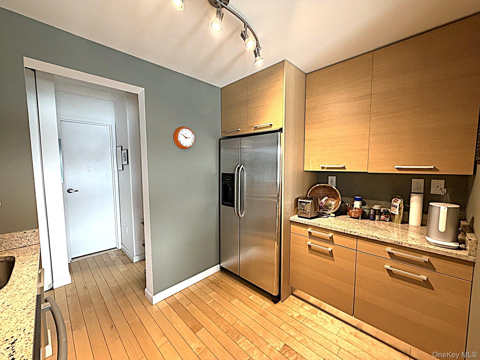 1155 Warburton Avenue 9T