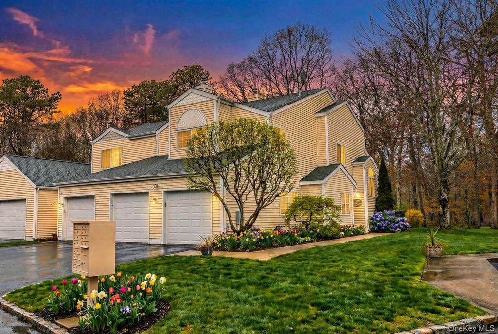 Photo of 168 Gothic Circle, Manorville, NY 11949 (MLS # 966551)