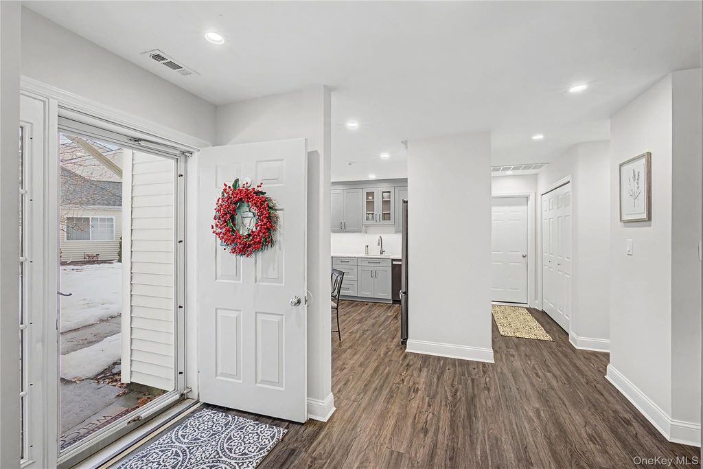 Photo of 168 Gothic Circle, Manorville, NY 11949 (MLS # 966551)