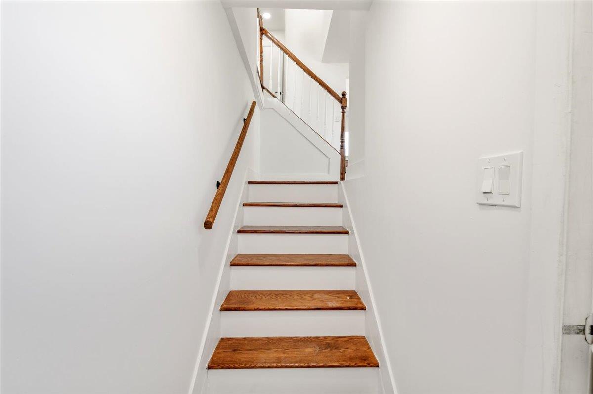 2302 Hampton Avenue, Seaford, New York image 32