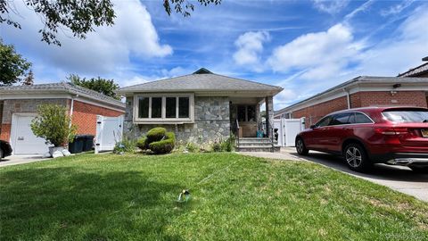 56-07 231th St Bayside NY 11364