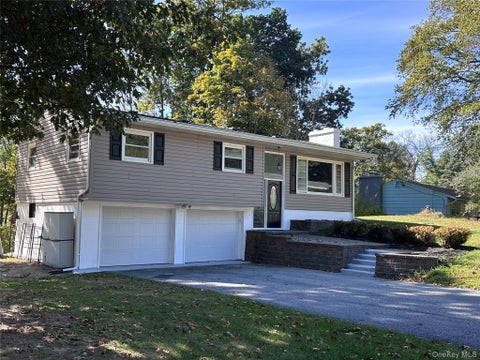 Homes For Rent - 171 Roosevelt Road<br/> Hyde Park, NY 12538