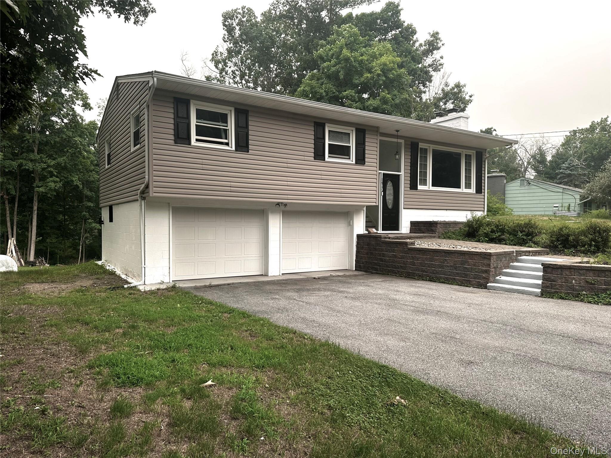 Photo 1 of 43 — 171 Roosevelt Road, Hyde Park, NY 12538