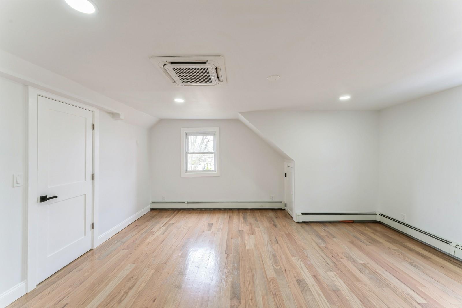 506 N Hopatcong Avenue, West Hempstead, New York image 13