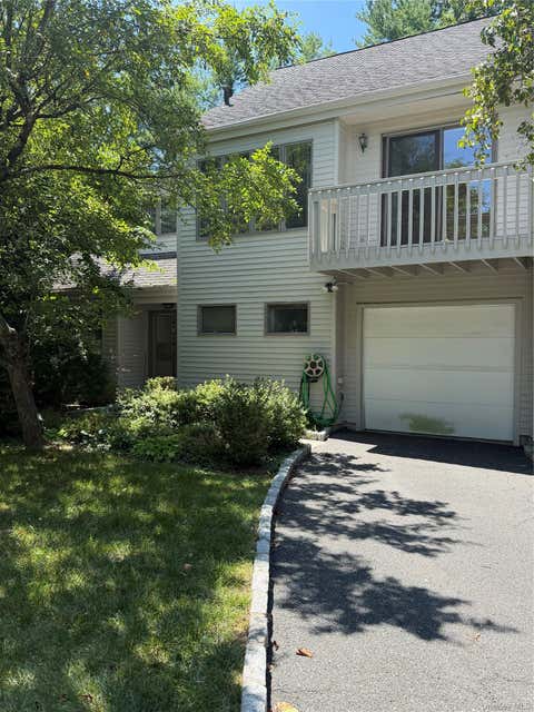 Photo of 23 Evon Court, Scarsdale, NY 10583 (MLS # 1024119)