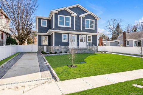 Homes For Rent - 68 Edgewood Rd #B<br/> Port Washington, NY 11050