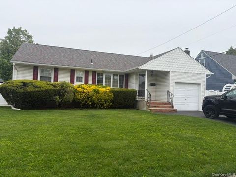 53 Colonial Drive Farmingdale NY 11735