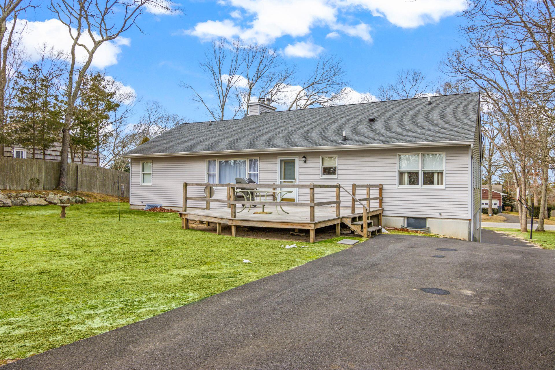 8 Rolling Woods Lane, Hampton Bays, New York image 23