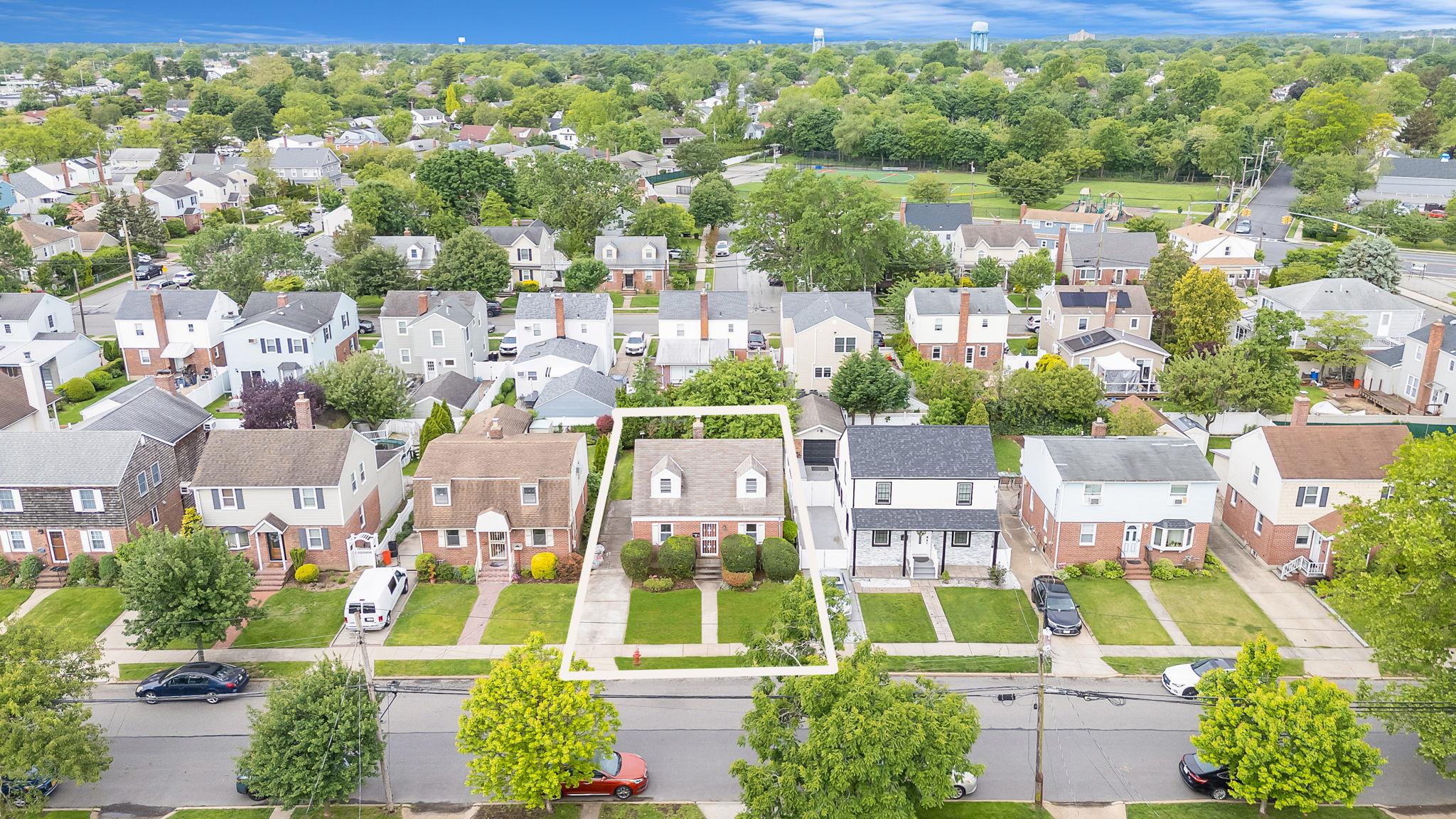 379 White Rd Mineola Rd, Mineola, New York image 19