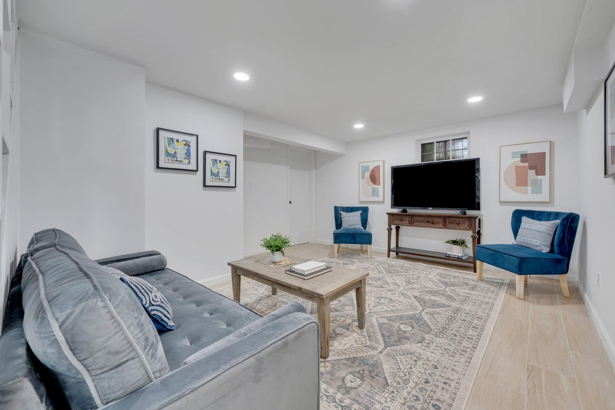 379 White Rd Mineola Rd, Mineola, New York image 15