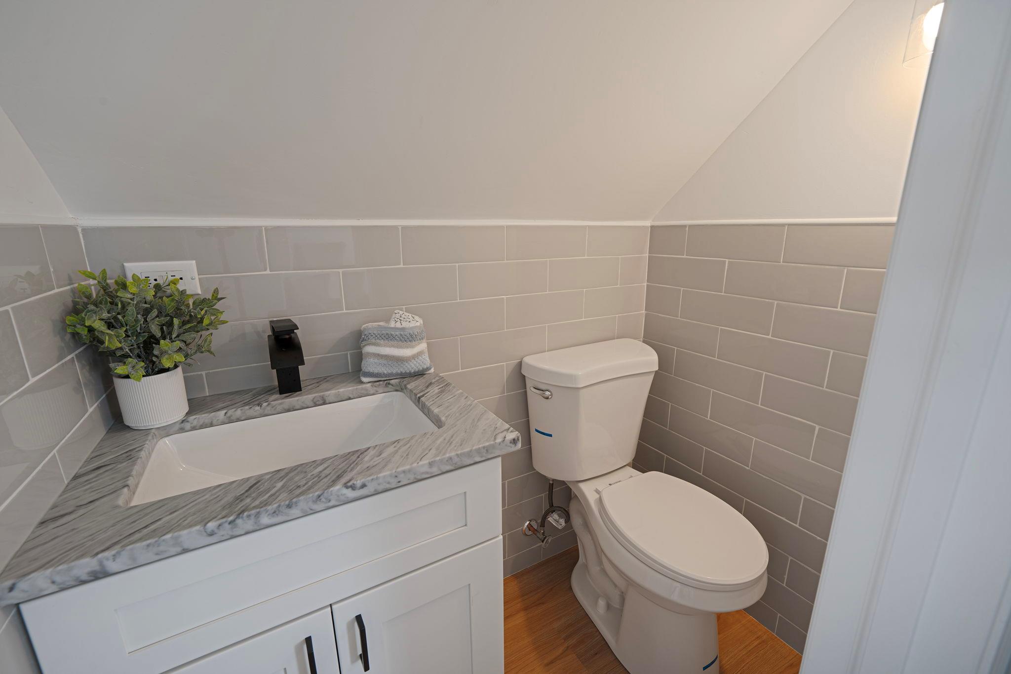 379 White Rd Mineola Rd, Mineola, New York image 12