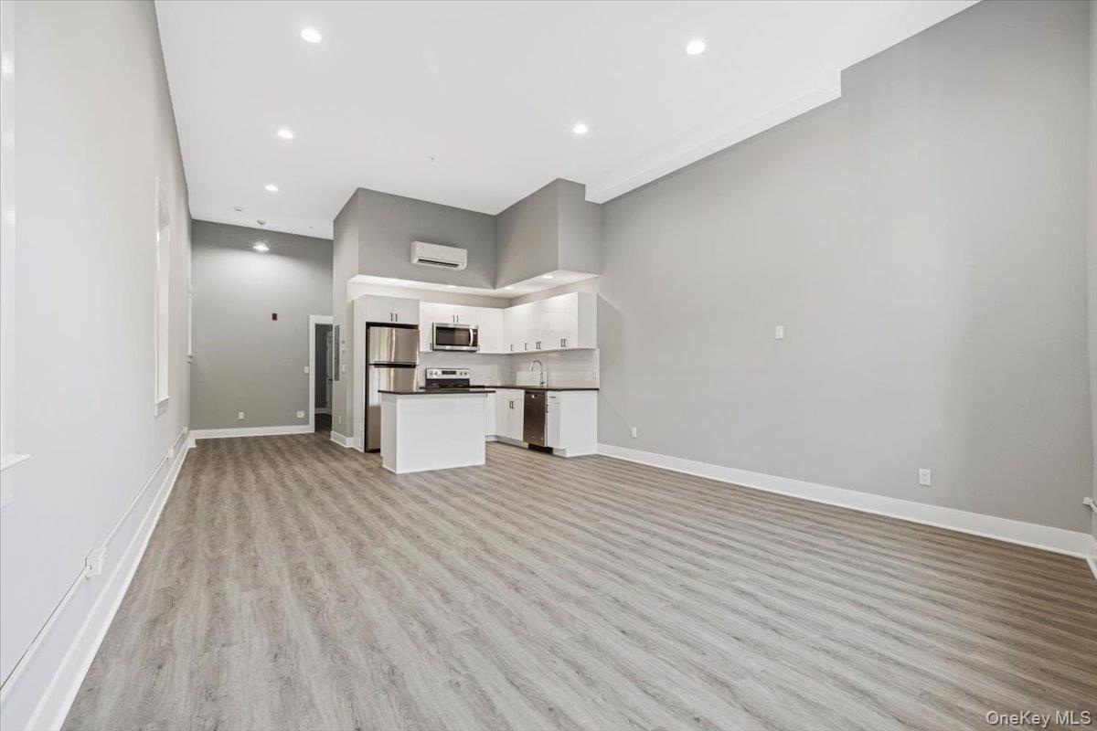 47 Beekman Avenue 21