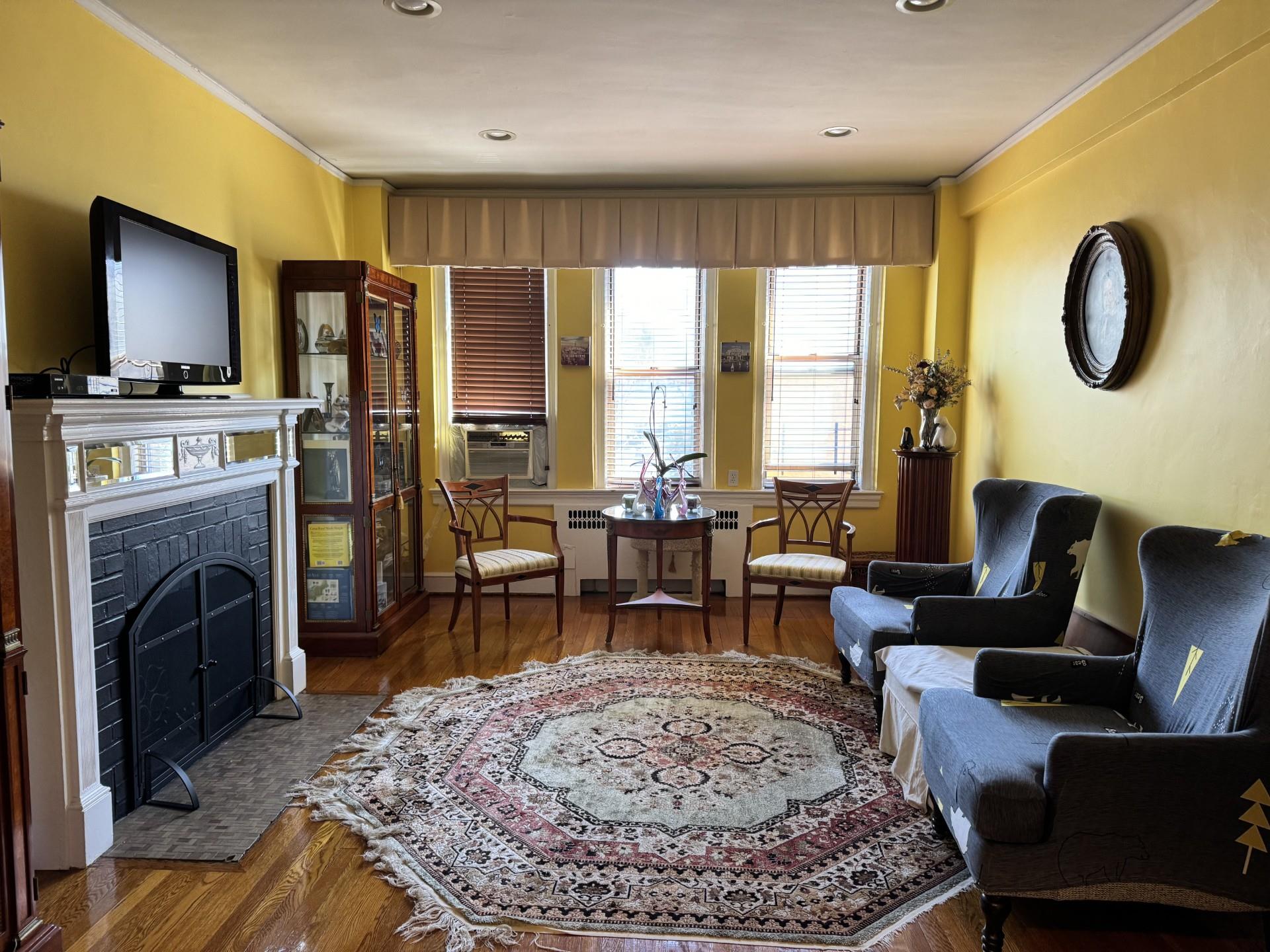 8 Barstow Road #3E, Great Neck, New York image 2
