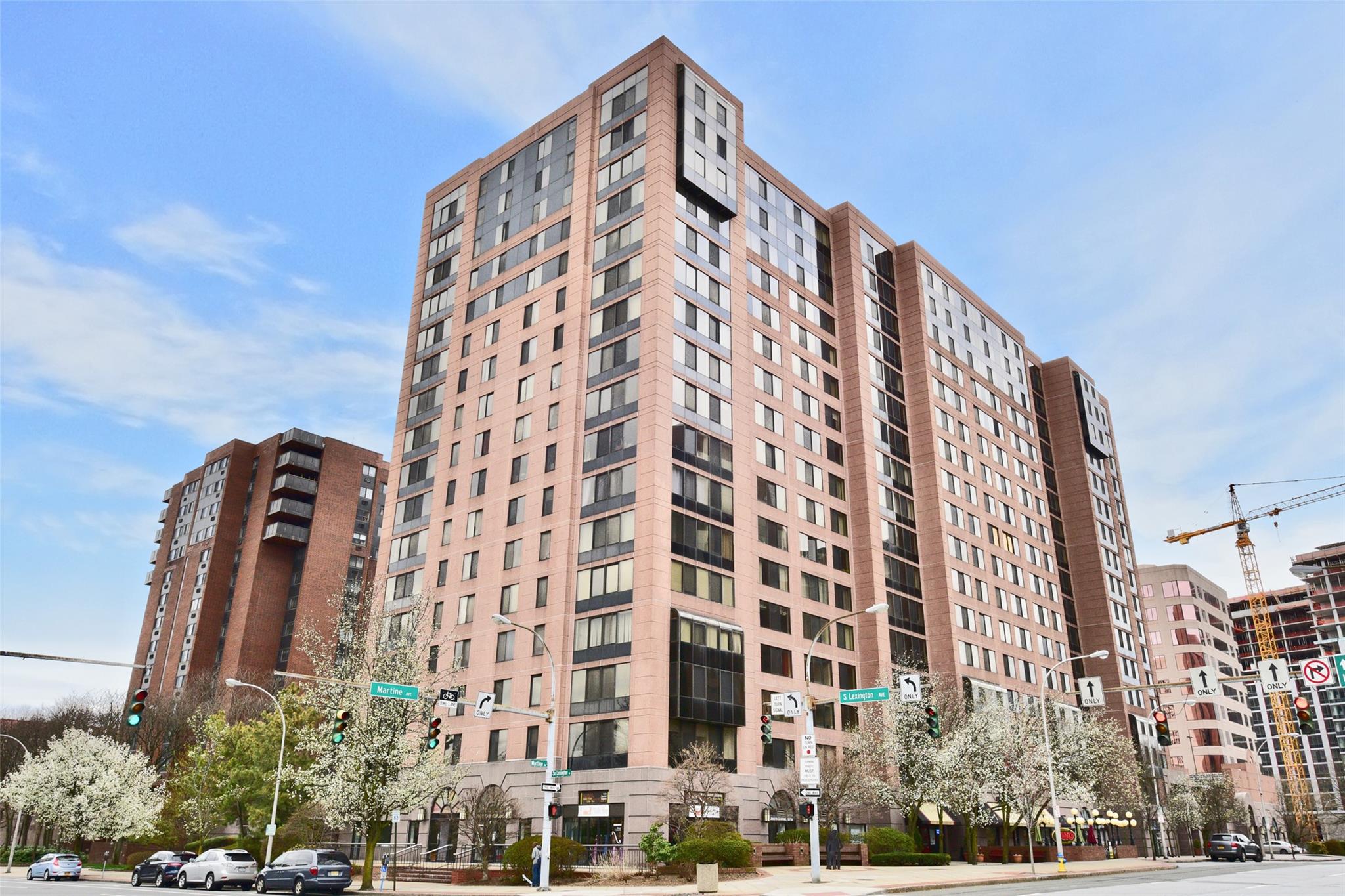 Martine Avenue 914, White Plains, New York - 1 Bedrooms  
1 Bathrooms  
3 Rooms - 