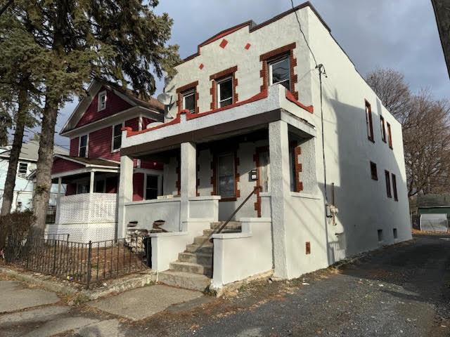 S Robinson Avenue, Newburgh, New York - 4 Bedrooms  
2 Bathrooms - 