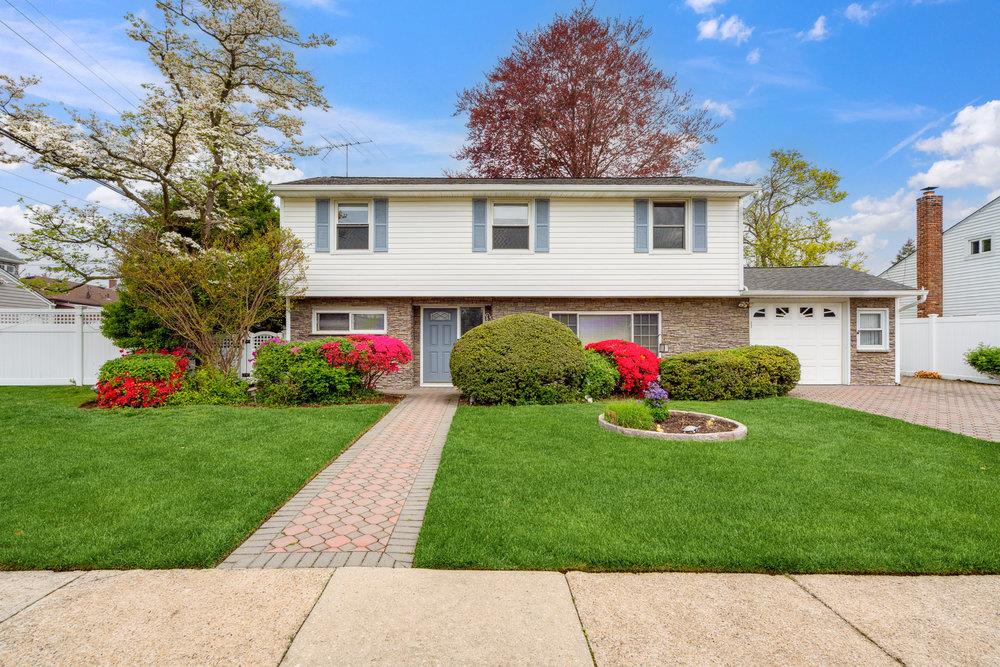 348 N Rutherford Avenue, Massapequa, New York image 1