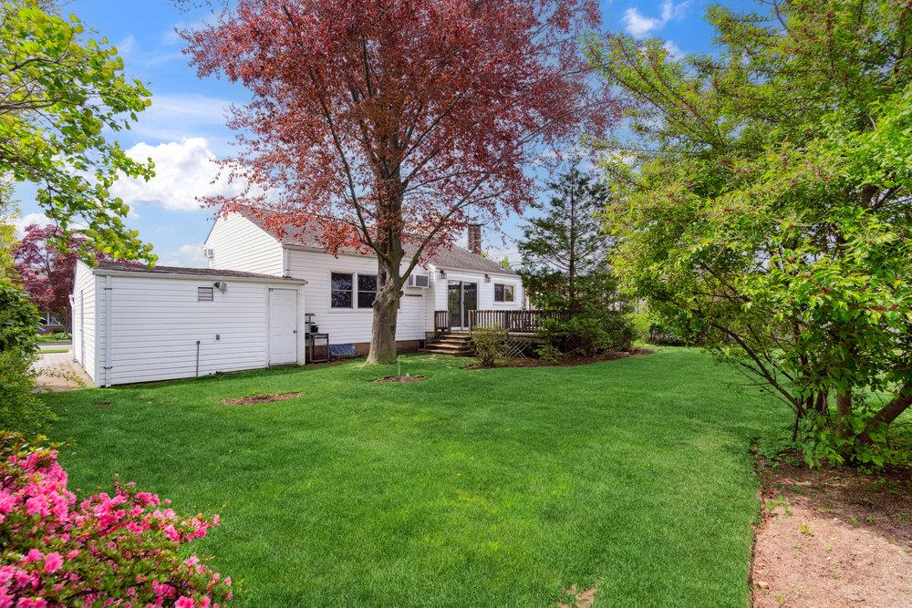 348 N Rutherford Avenue, Massapequa, New York image 24