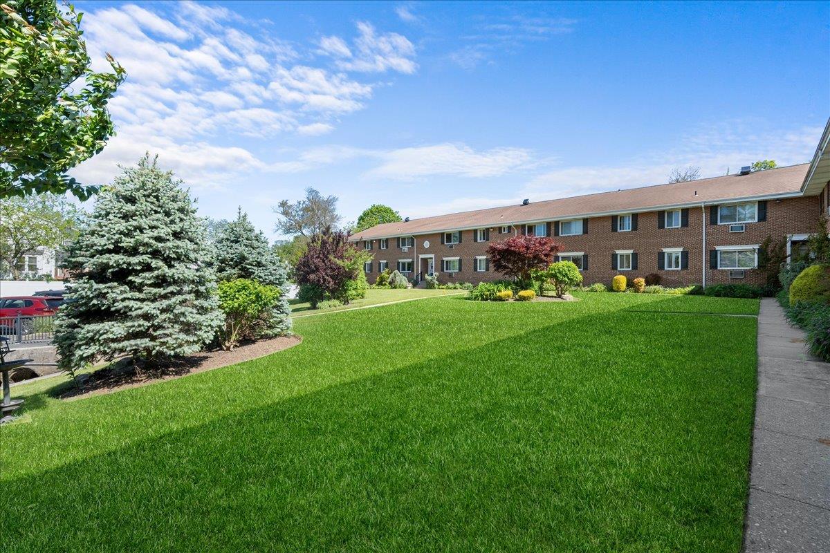 200 Merrick Road #Q, Amityville, New York image 4