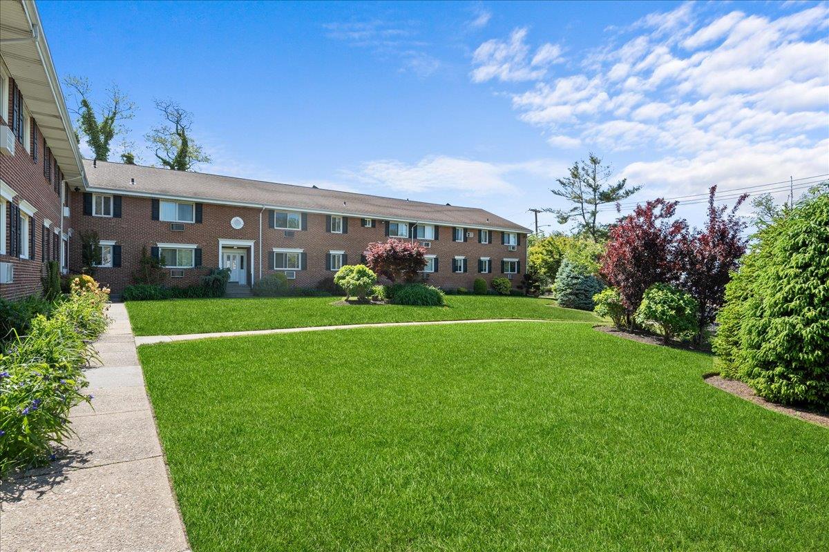 200 Merrick Road #Q, Amityville, New York image 3