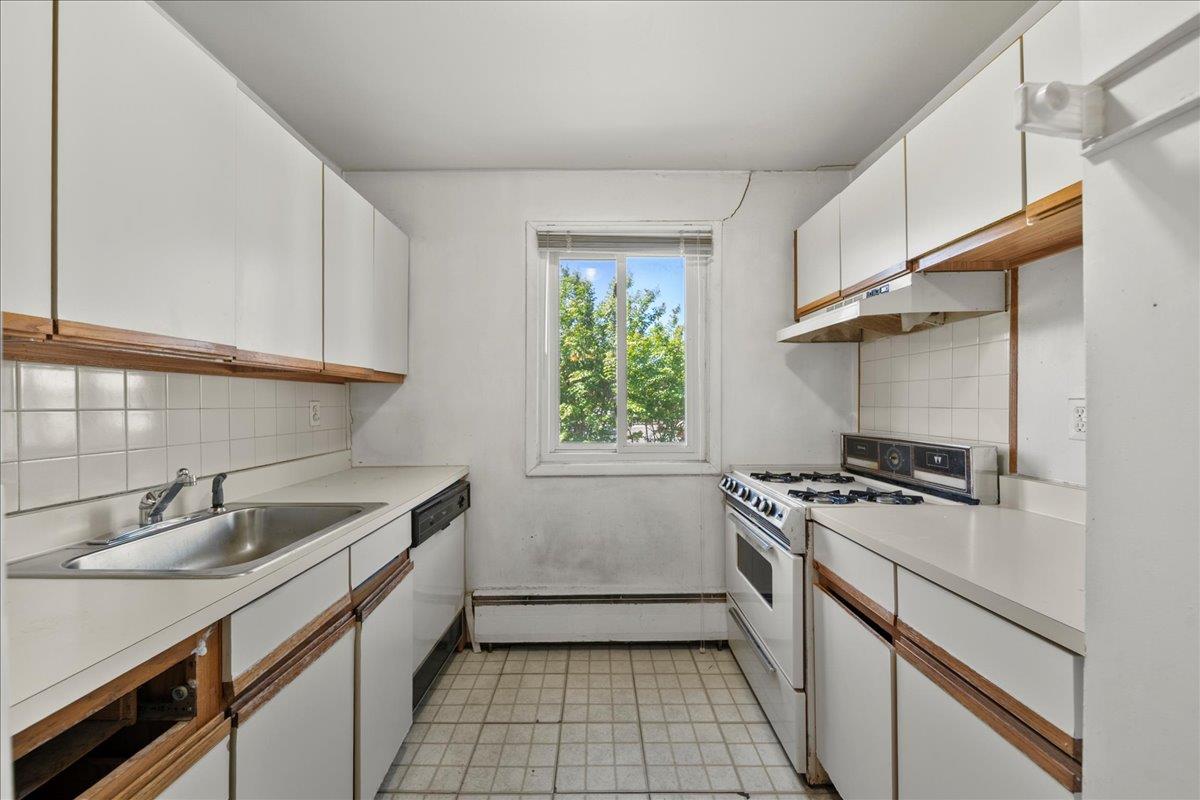 200 Merrick Road #Q, Amityville, New York image 12