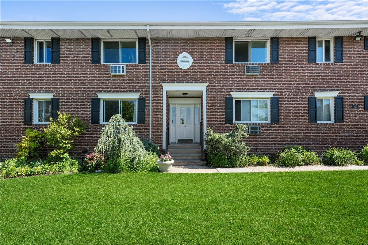 200 Merrick Road #Q, Amityville, New York image 2