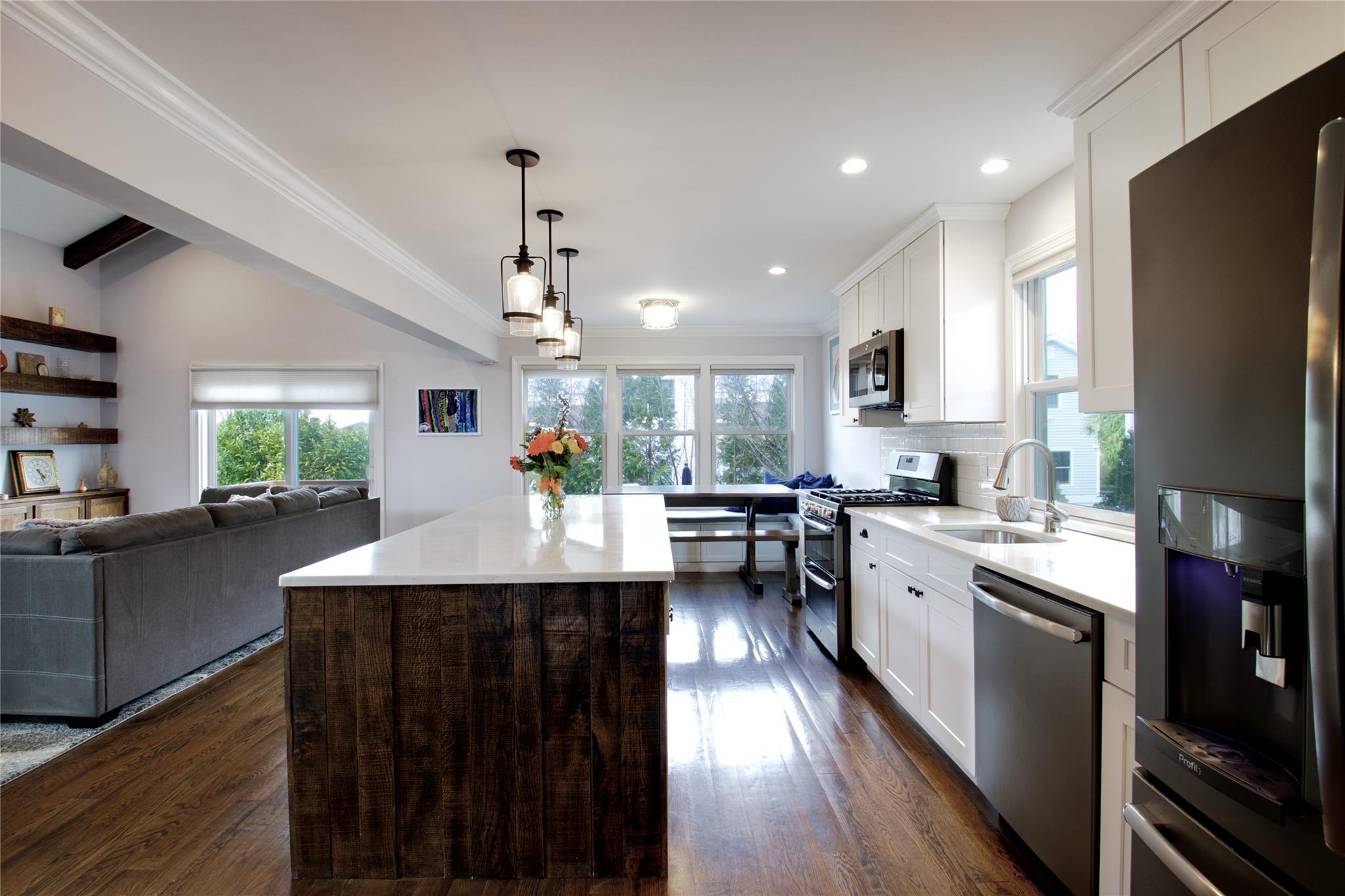 1 N Bayview Avenue, Port Washington, New York image 1
