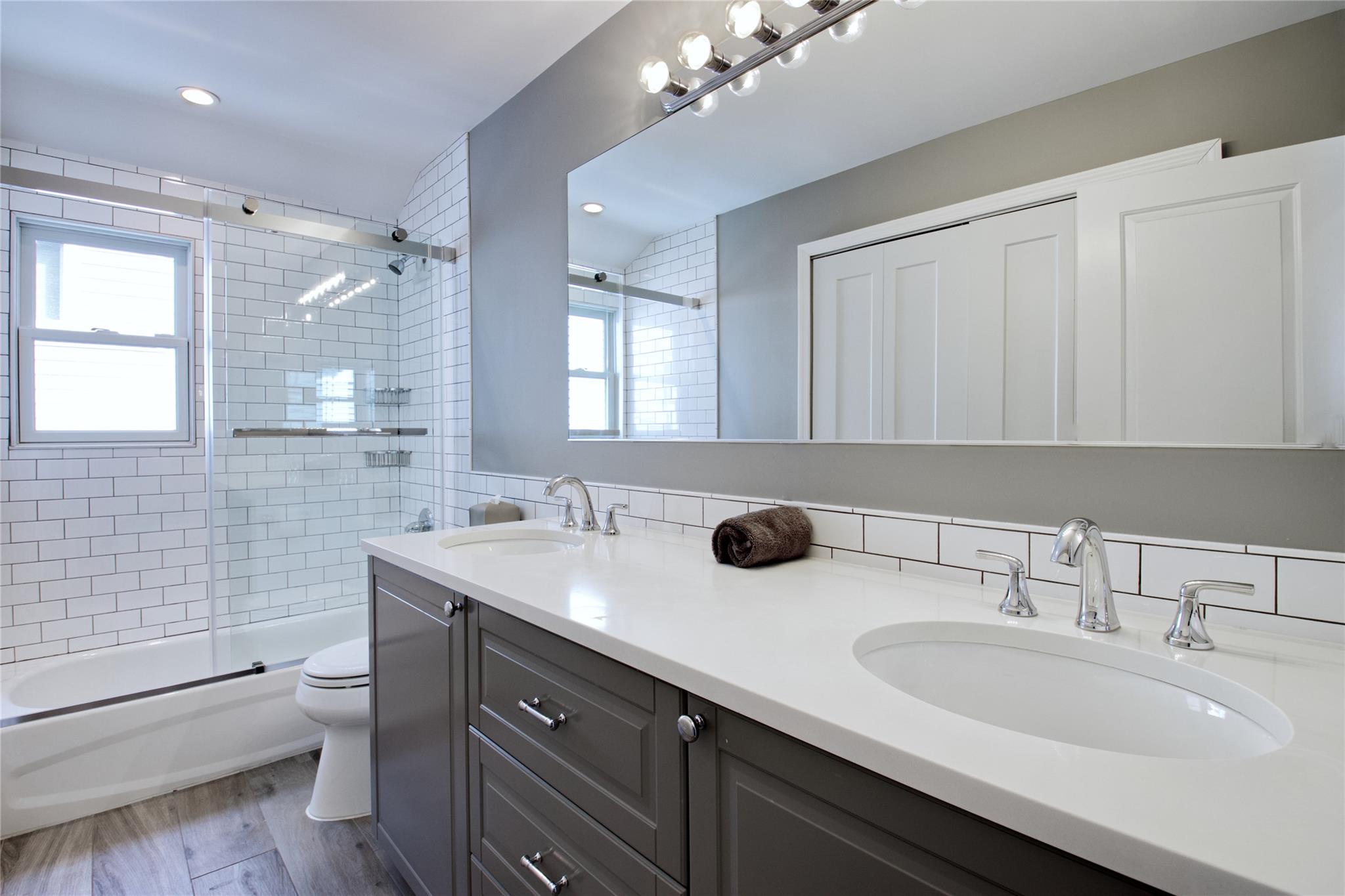 1 N Bayview Avenue, Port Washington, New York image 23
