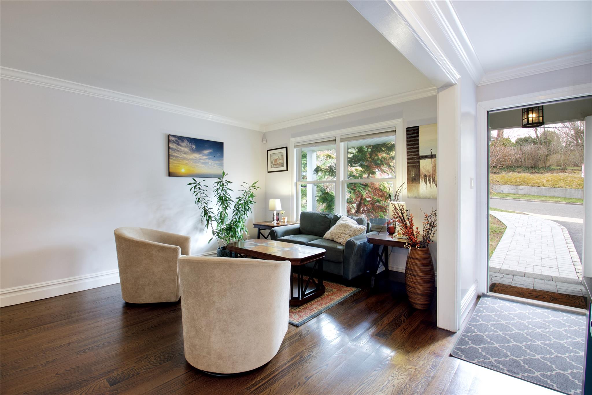 1 N Bayview Avenue, Port Washington, New York image 11