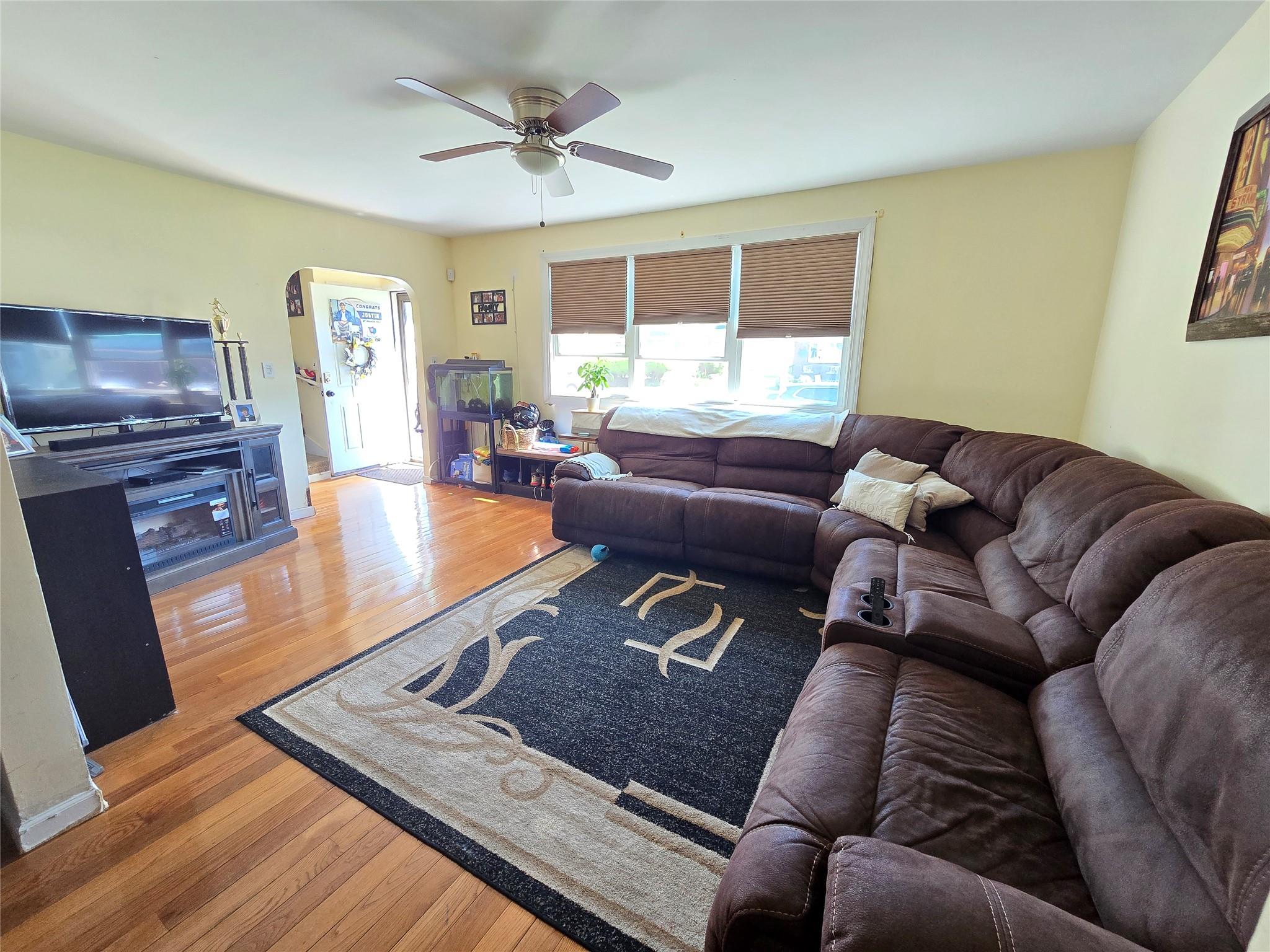 221-15 112th Avenue, Queens Village, New York image 3