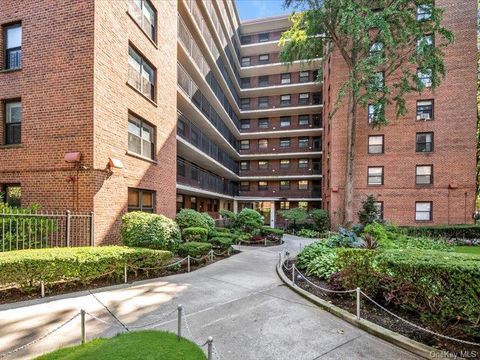 Photo of 35-11 85th Street #1C, Jackson Heights, NY 11372 (MLS # 936726)