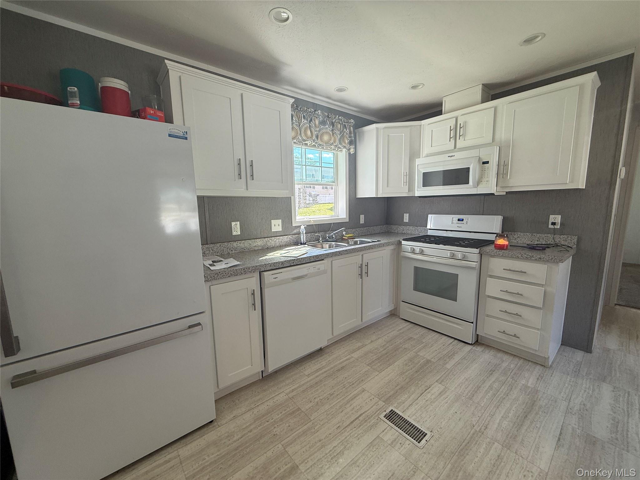 412 Sandgate Drive
