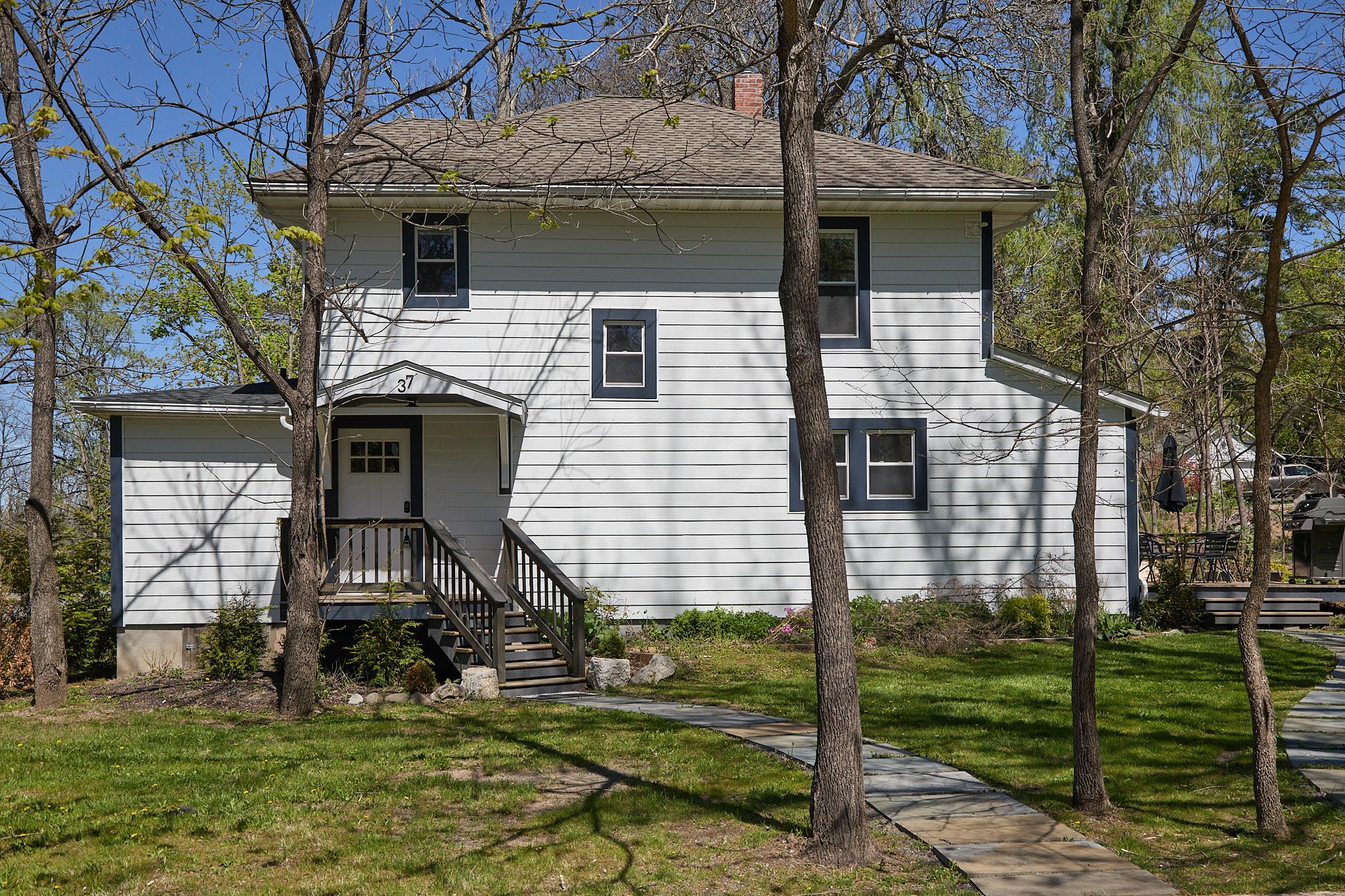 Tow Path Road, Accord, New York - 3 Bedrooms  
2 Bathrooms  
6 Rooms - 