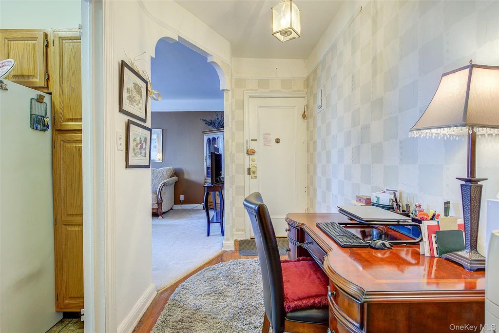 Photo of 167-10 Crocheron Avenue #6C, Flushing, NY 11358 (MLS # 994444)