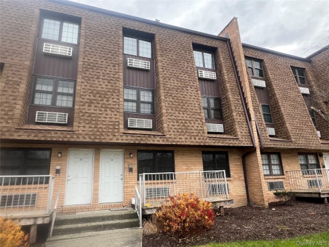 Condo For Sale - 408 Carpenter Avenue #24<br/> Orange County, Newburgh, NY 12550