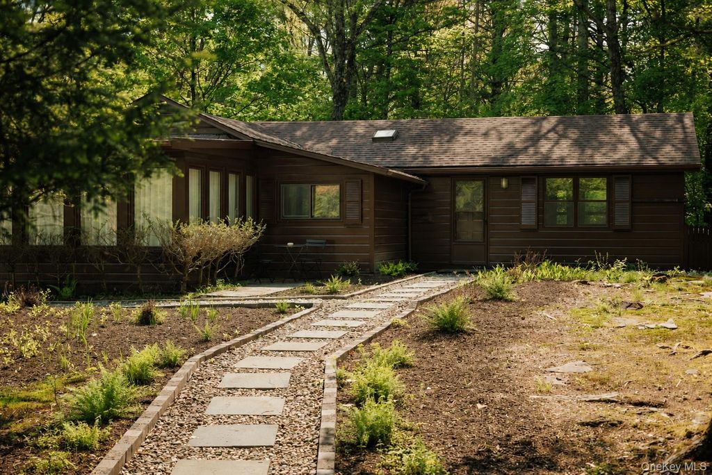 Photo of 276 Chestnut Hill Road, Woodstock, NY 12498 (MLS # 1000815)