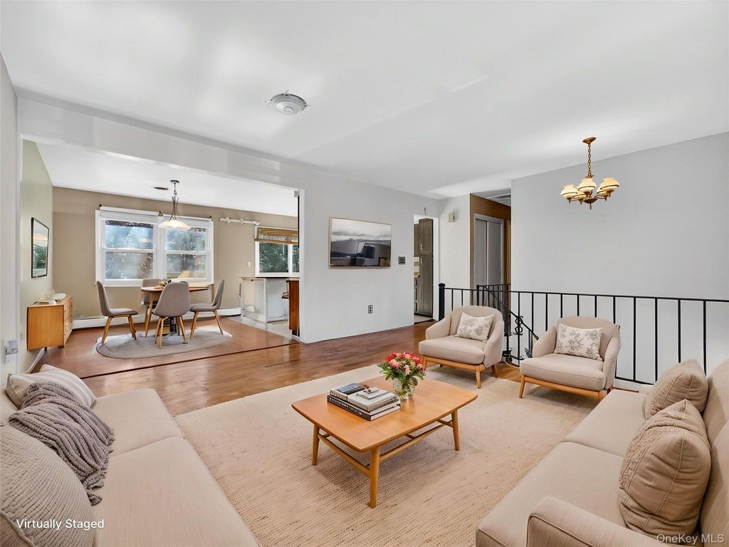 Photo of 82 Lincoln Street, Sloatsburg, NY 10974 (MLS # 967009)