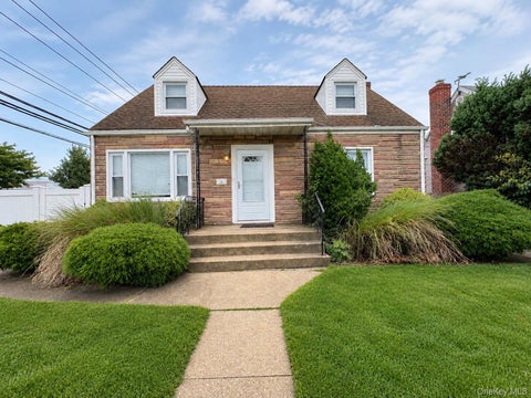 Homes For Rent - 1 Arnold Street<br/> Nassau County, Hicksville, NY 11801
